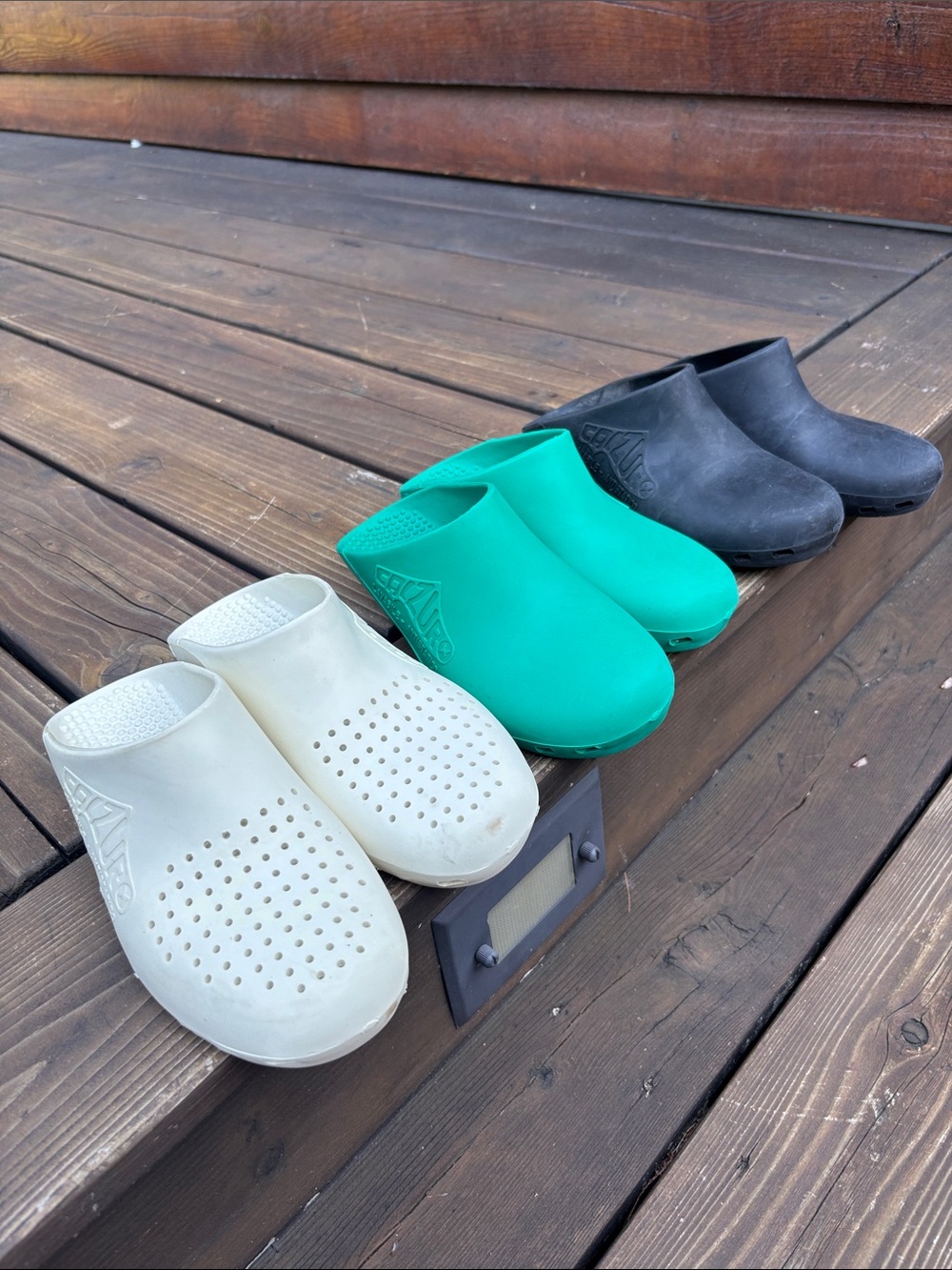 BIHOS CALZURO Slip-On Clogs - White, Green, Black
